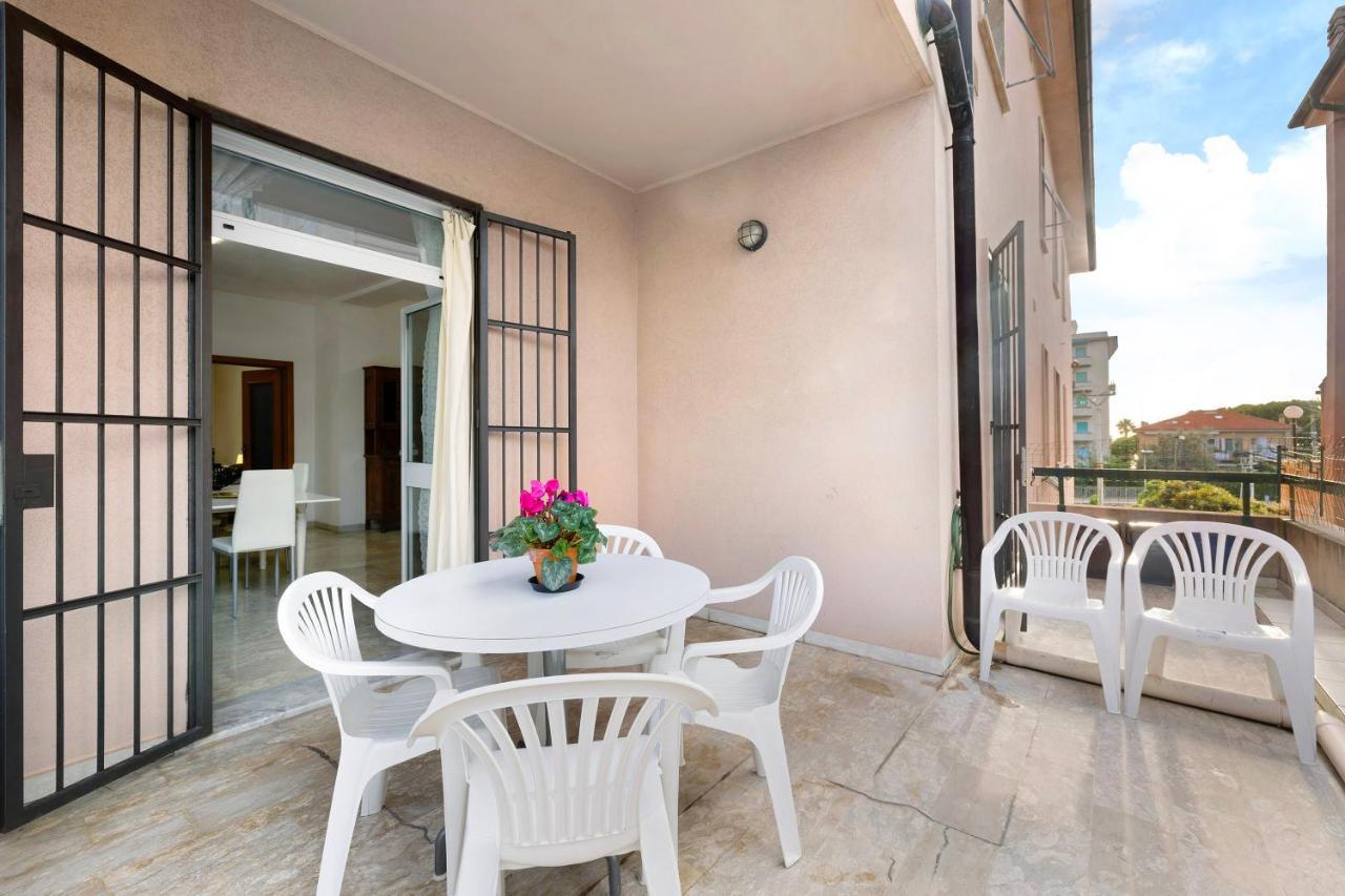 Casa Rosa Apartment Loano Bagian luar foto